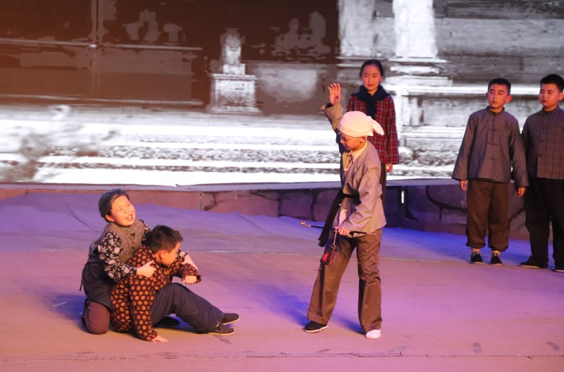 少年版话剧《红旗渠》之【红旗渠干部学院】专场演出圆满成功