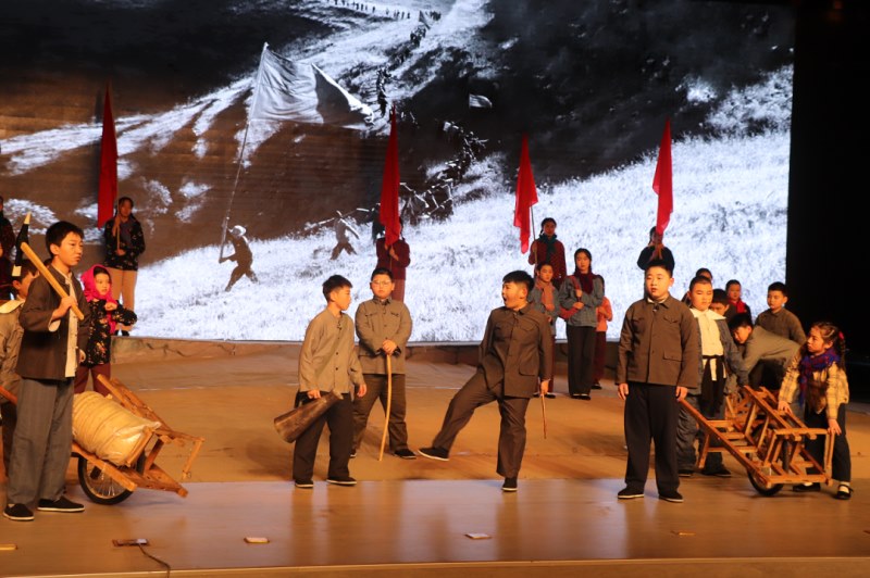 少年版话剧《红旗渠》之【红旗渠干部学院】专场演出圆满成功